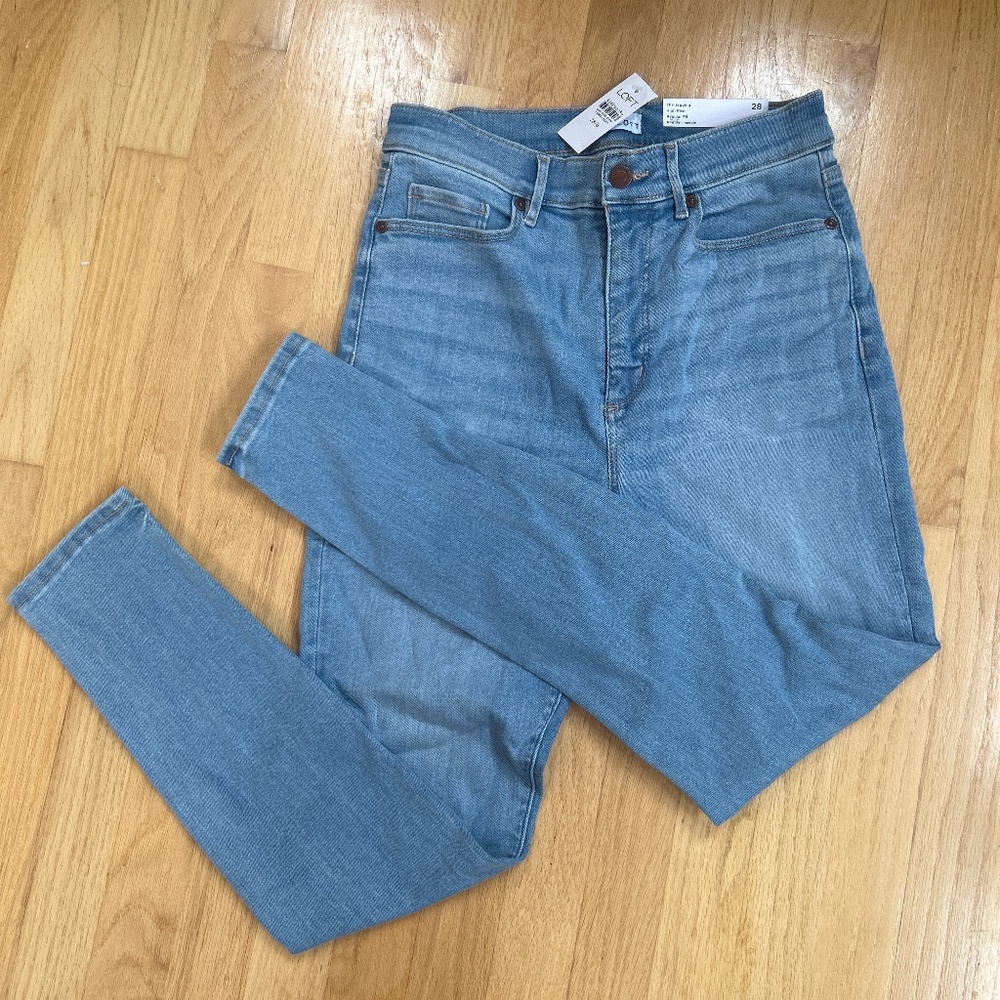 Brand new with tags size 28 Loft Jegging high-rise (size 6)